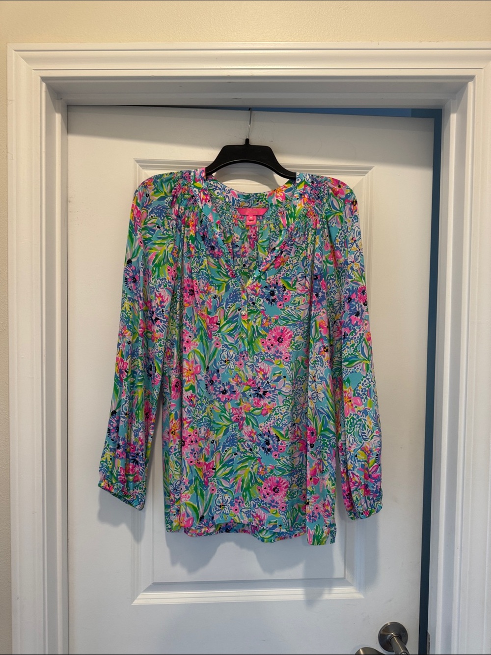 Like New Lilly Pulitzer Tropical Floral V-Neck Blouse - Green, Pink, Blue